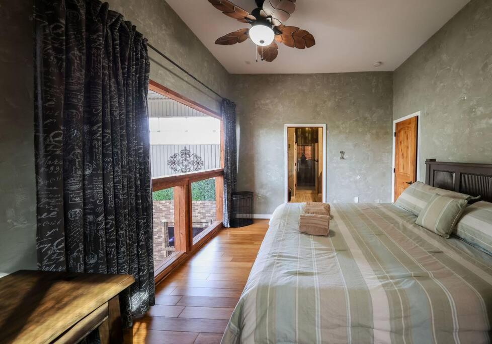 Bamboo Loft 6br, 24 Guests Holiday home San Diego