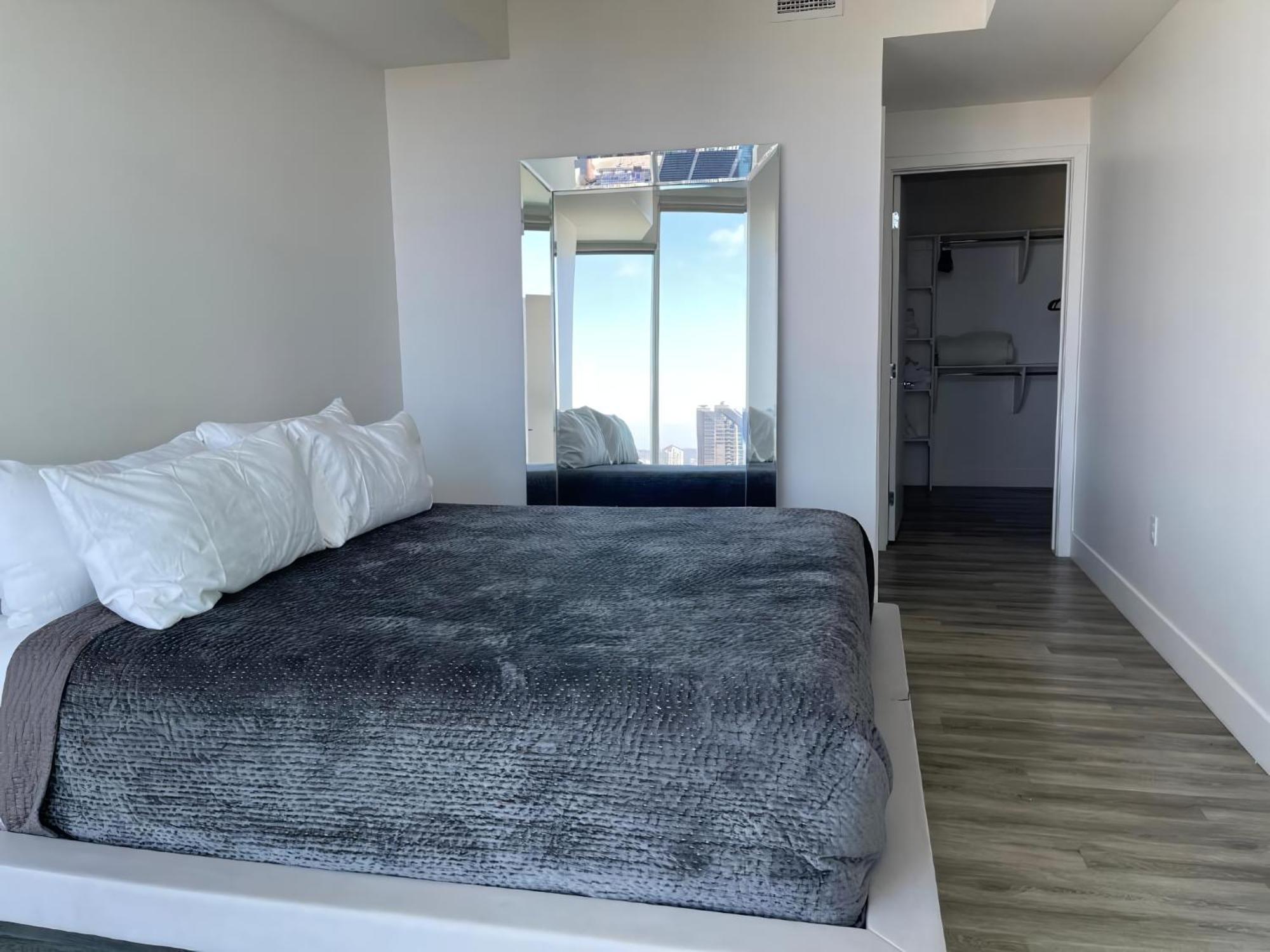Apartment Convention Center Padres Ocean Views Sd Zoo San Diego
