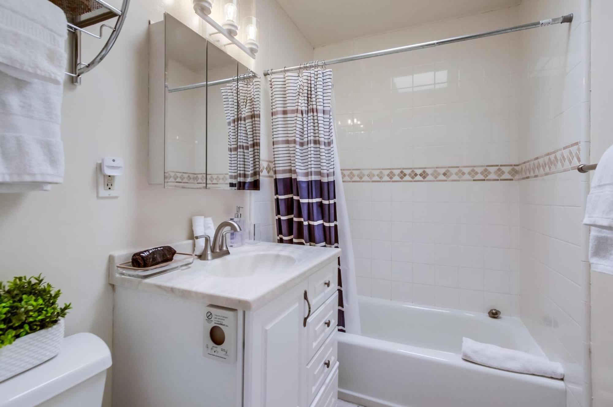Tidal Wave 2 Brand New Listing! Holiday home