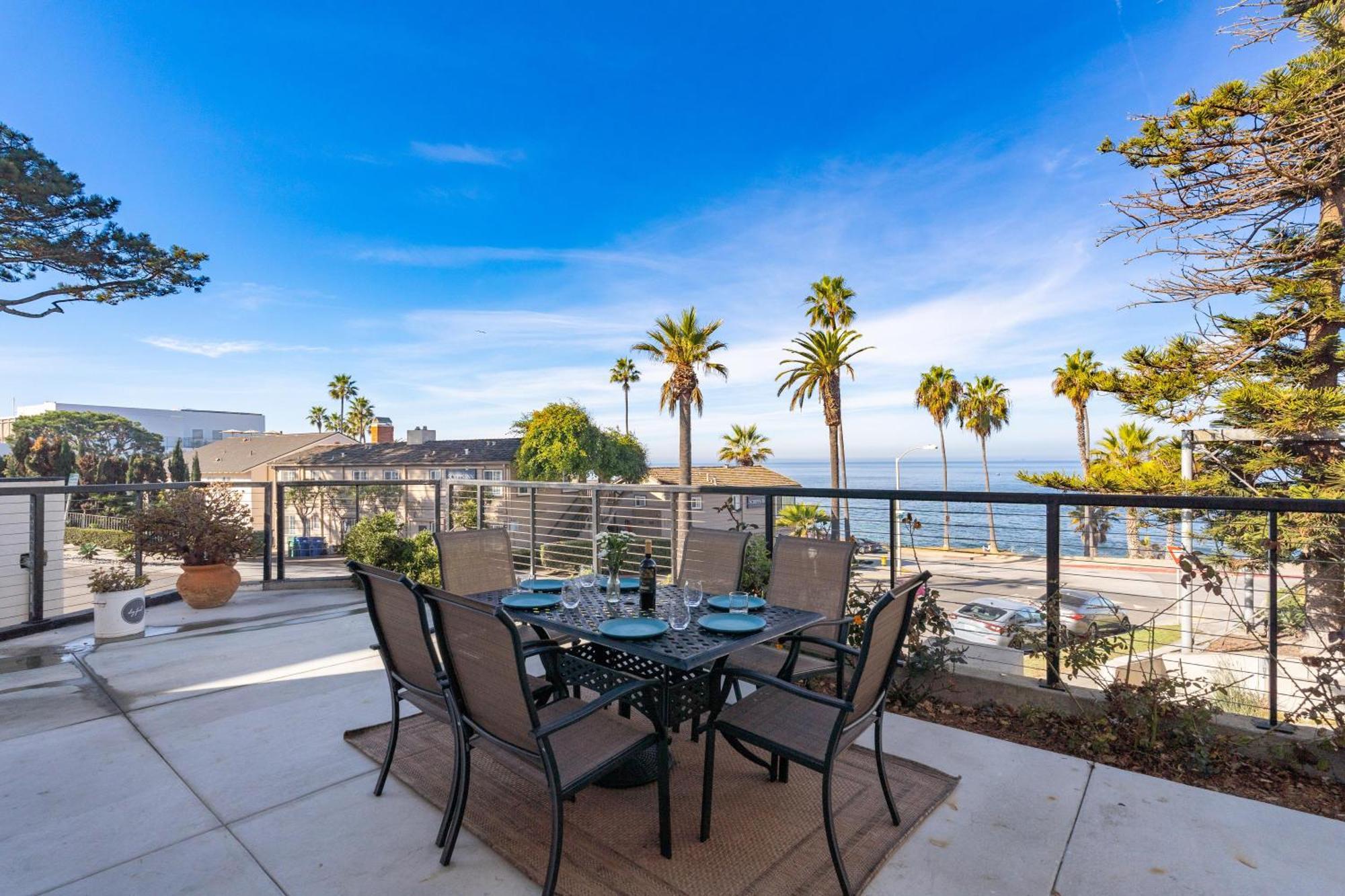 Holiday home Coastal Overlook *