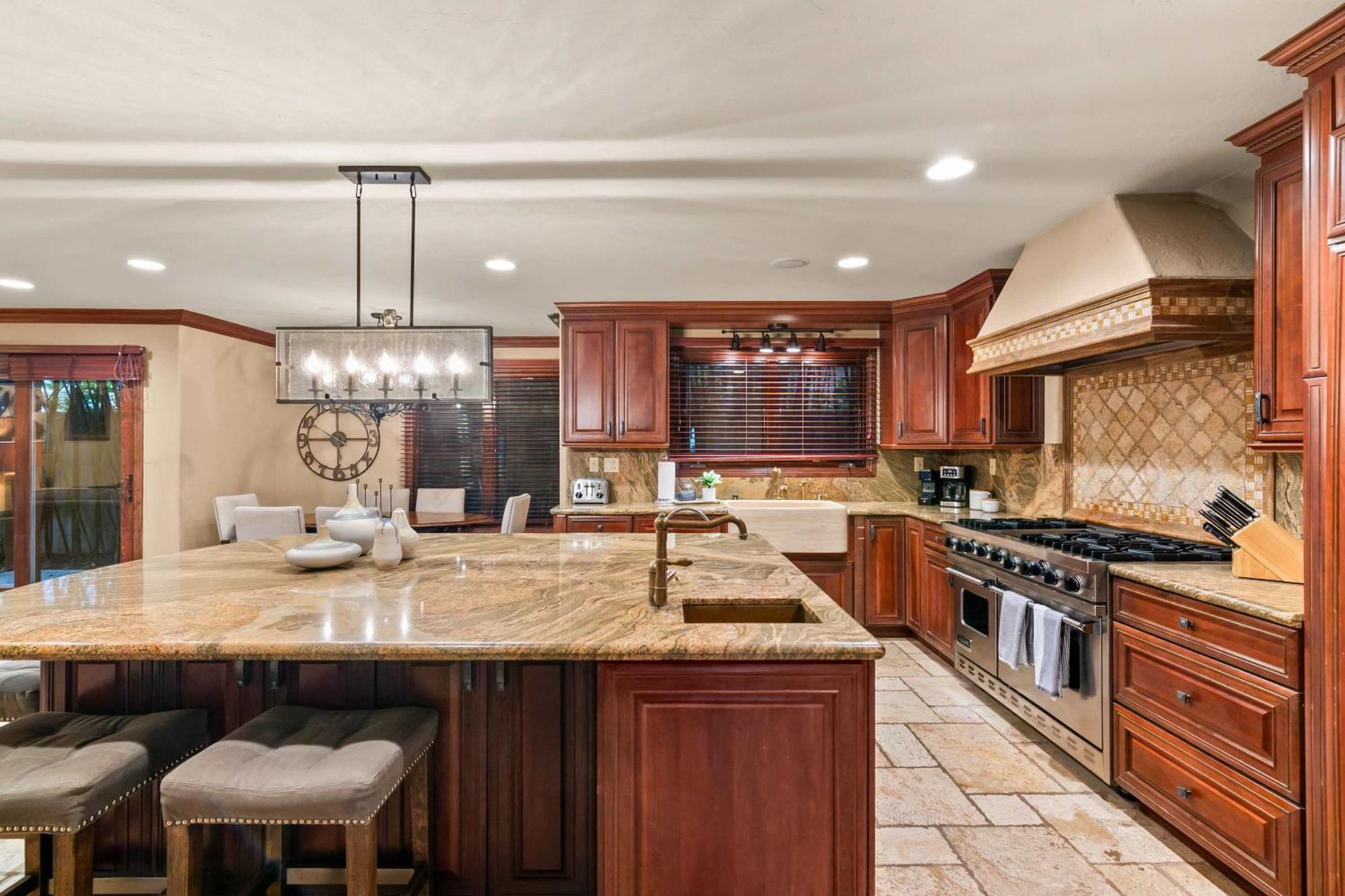 Holiday home Grand Retreat Rooftop Bliss And Ocean Views *