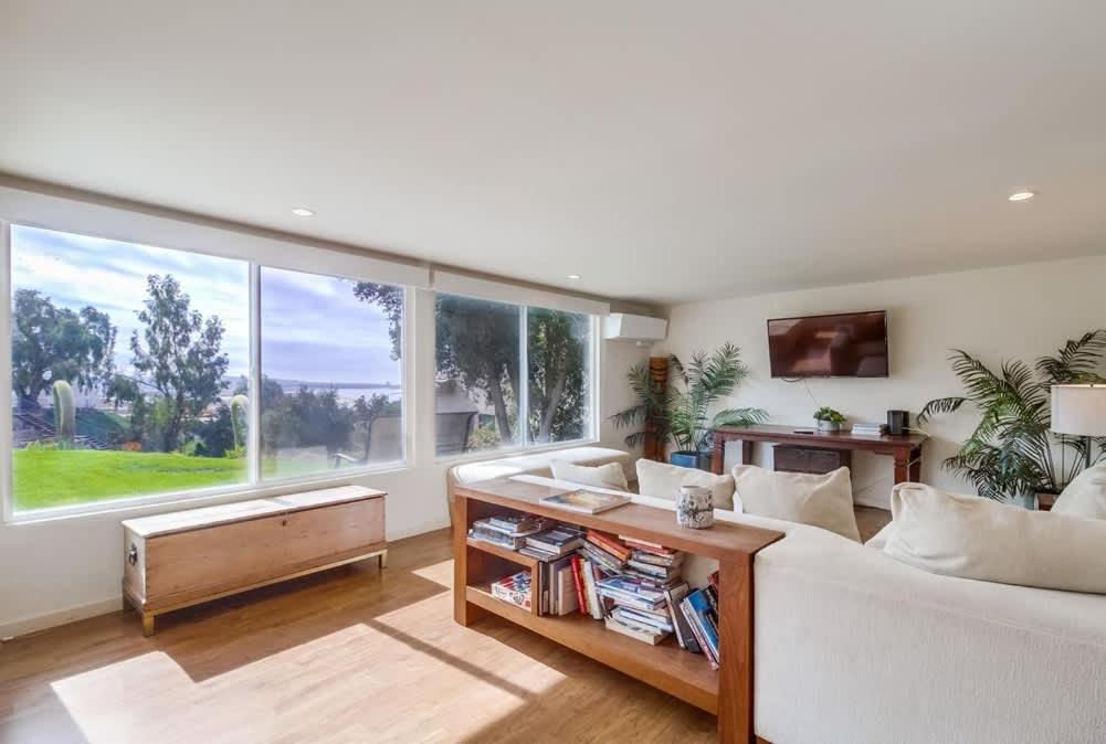 Ocean & Bay Views In Sd Large Backyard Air Conditioning San Diego