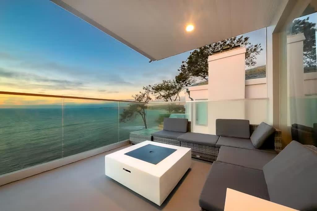 Holiday home Cliffside Haven Where Ocean Meets Sky