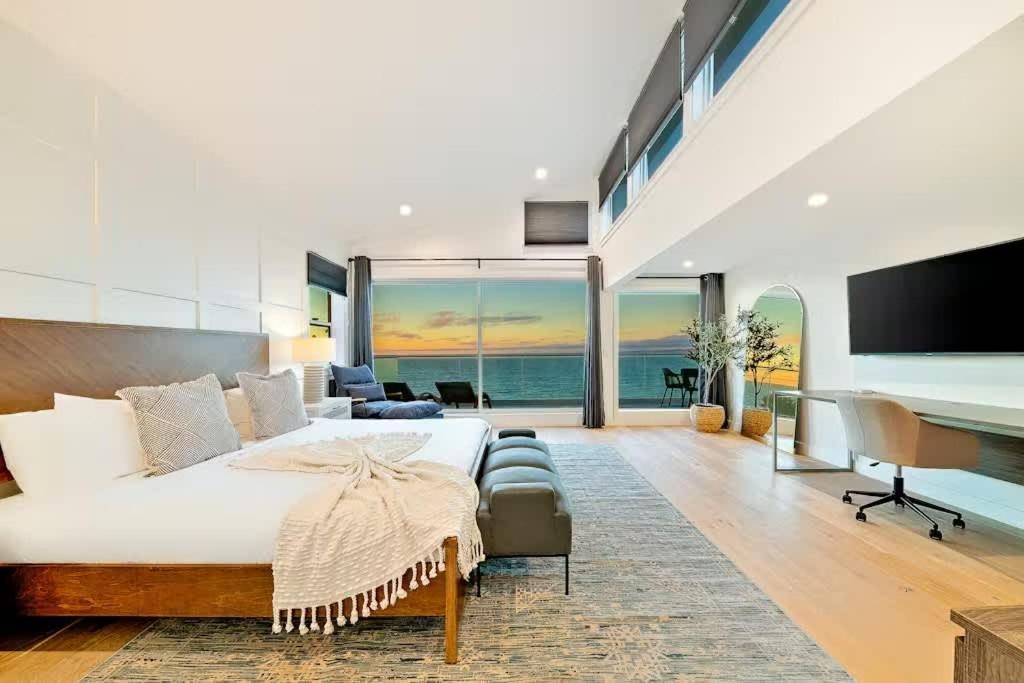 Cliffside Haven Where Ocean Meets Sky San Diego