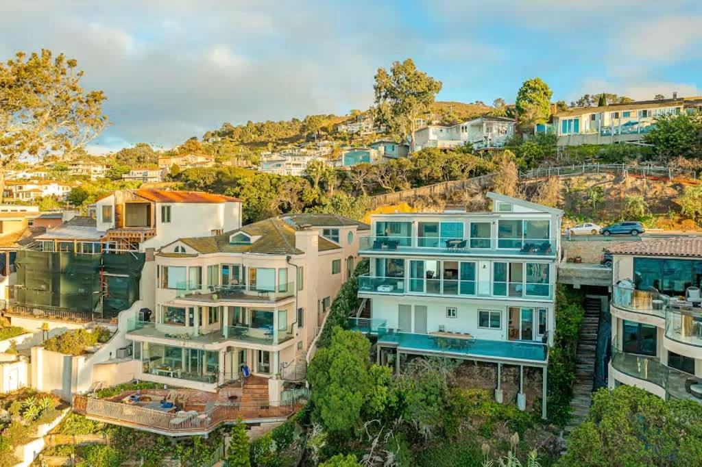 Cliffside Haven Where Ocean Meets Sky Holiday home *