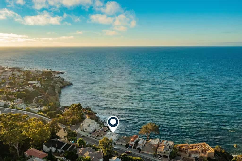 Cliffside Haven Where Ocean Meets Sky Holiday home *