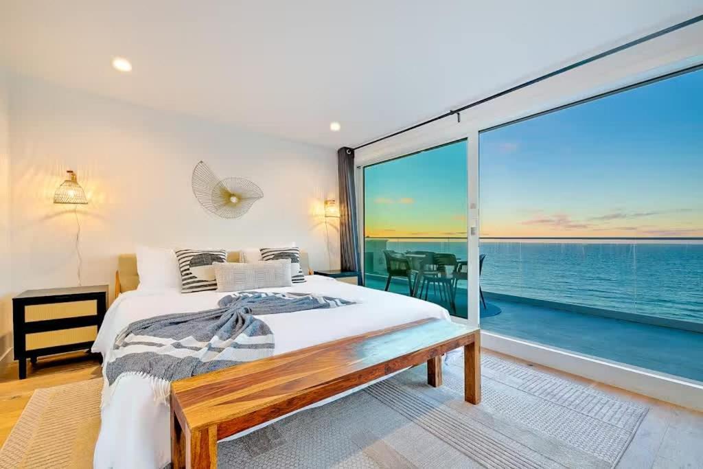 Cliffside Haven Where Ocean Meets Sky *
