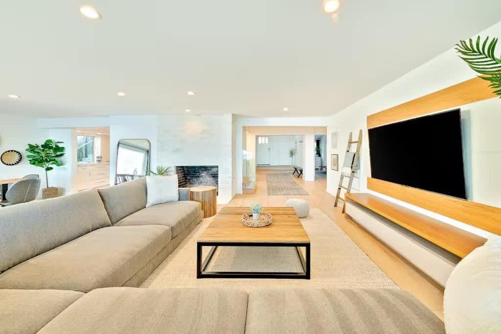 Holiday home Cliffside Haven Where Ocean Meets Sky