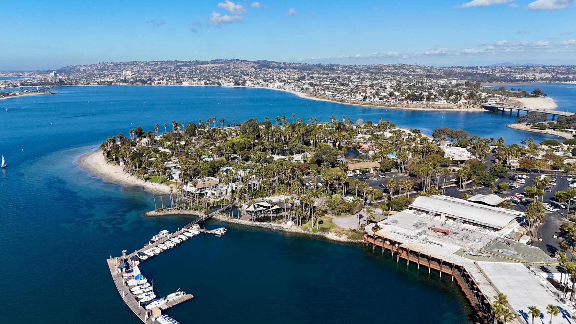 3bed 3bath Blocks To The And Bay In Pb Apartment