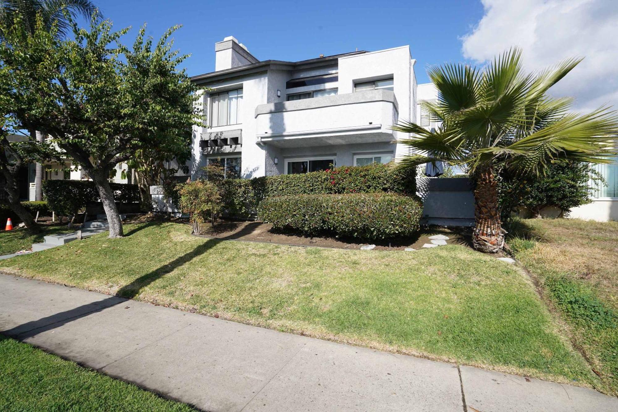 3bed 3bath Blocks To The And Bay In Pb Apartment