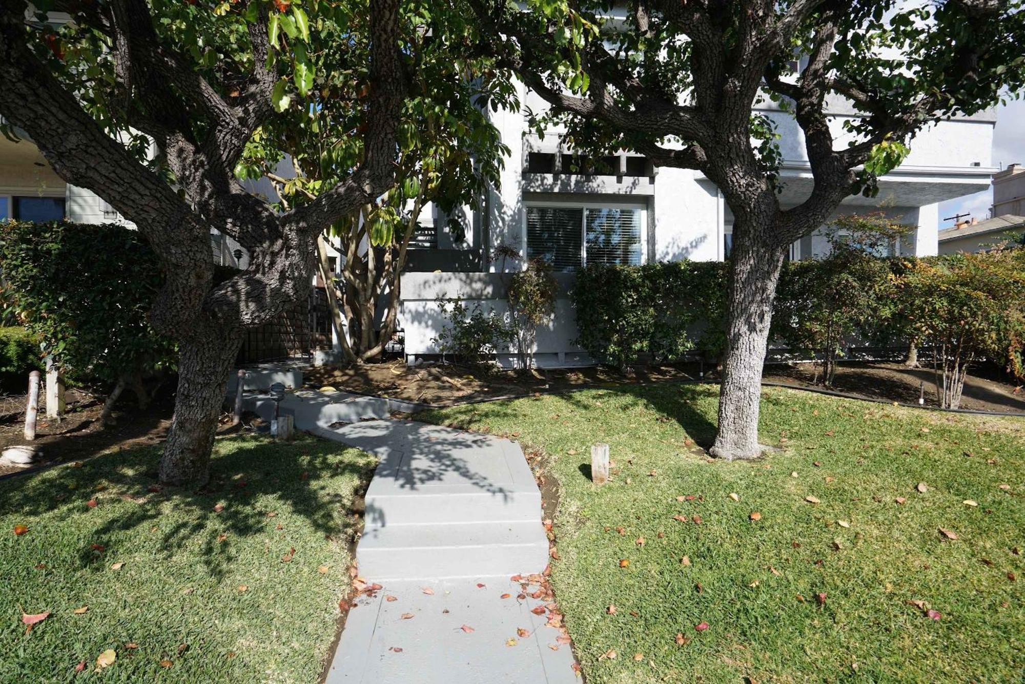 Apartment 3bed 3bath Blocks To The And Bay In Pb
