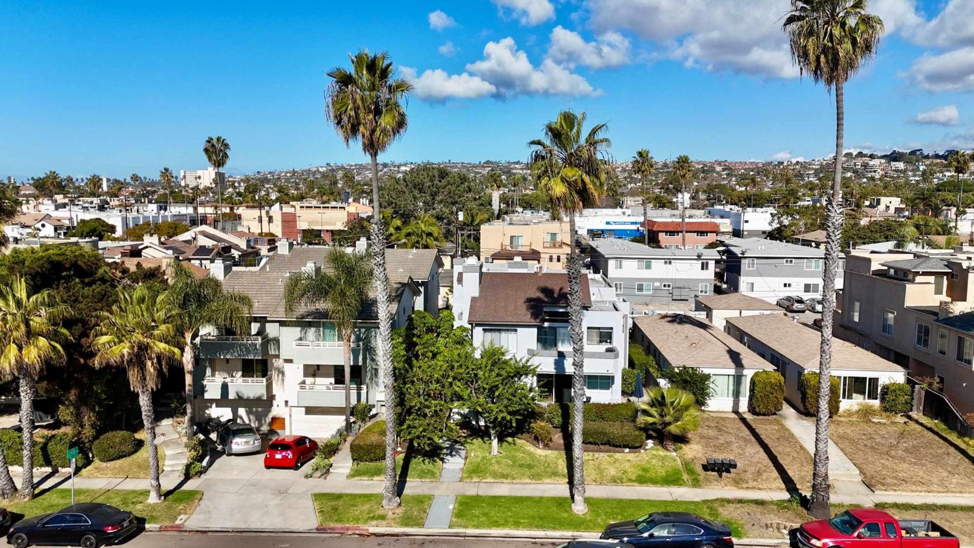 3bed 3bath Blocks To The And Bay In Pb *
