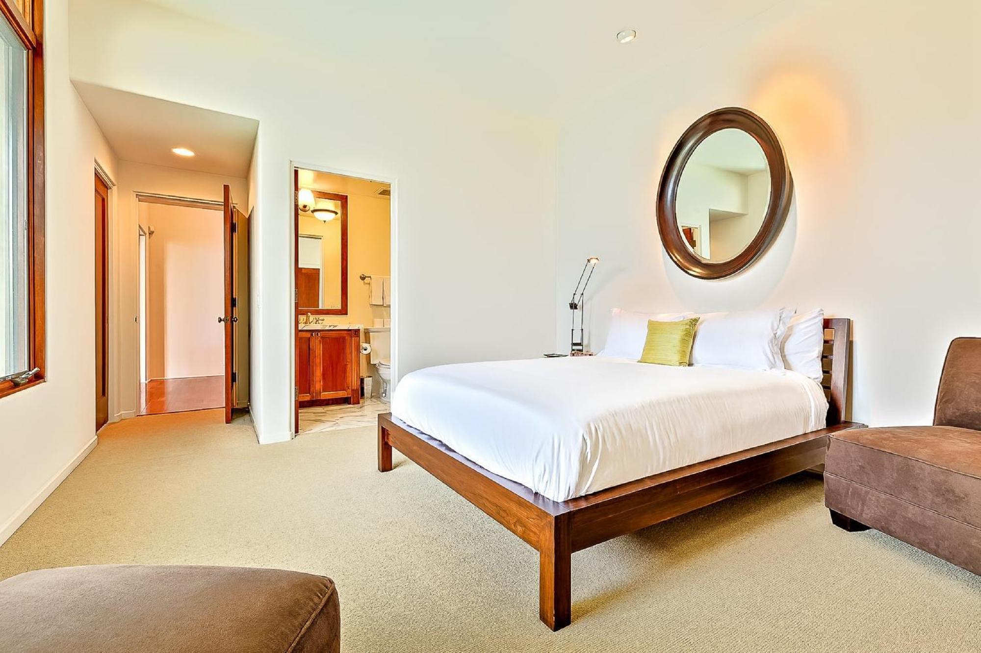 Chic La Jolla With Views *
