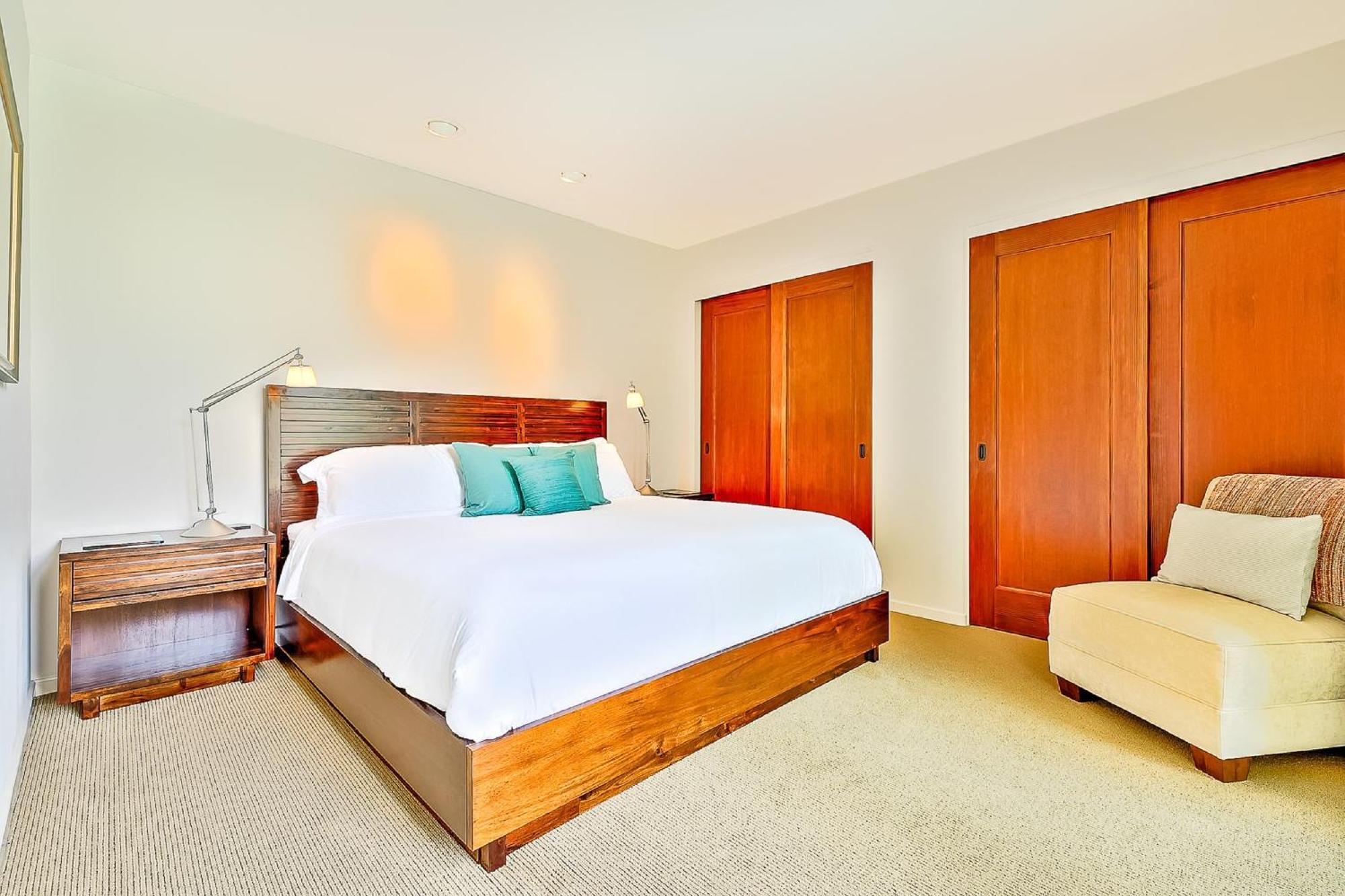 Chic La Jolla With Views *
