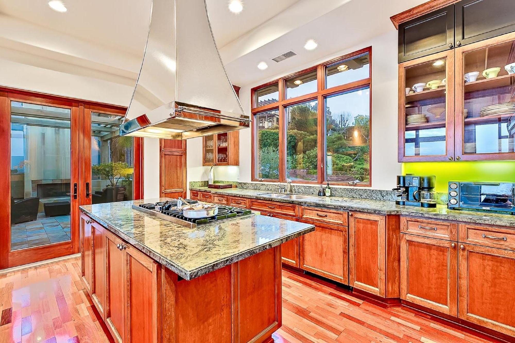 Chic La Jolla With Views Villa
