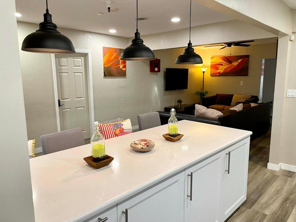 North Park Centrally Located 8br 5ba House *