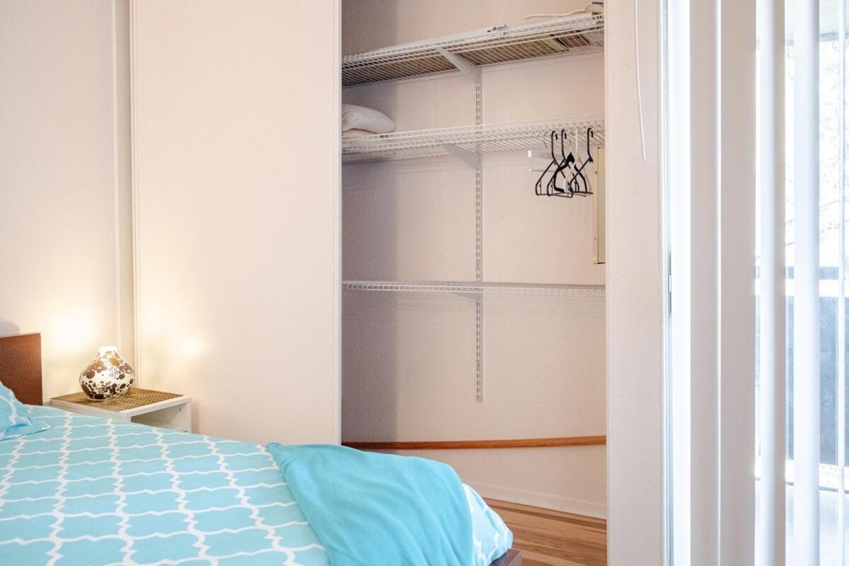 With Pool In The Heart Of Missionvalley Apartment