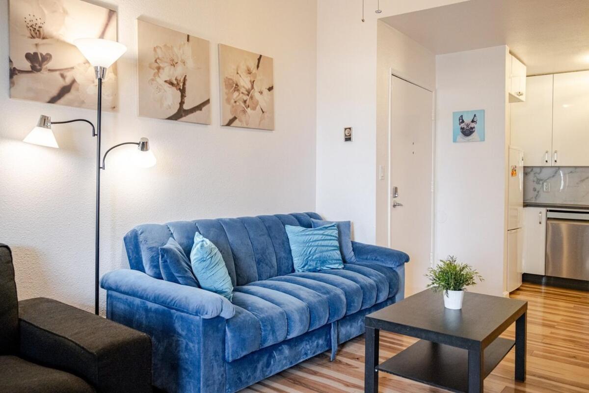 With Pool In The Heart Of Missionvalley Apartment