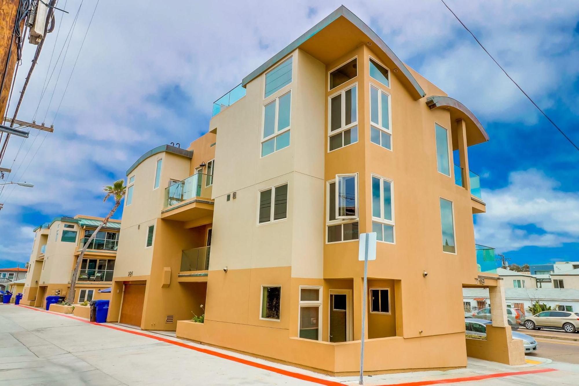 Ocean Breeze 1 & 2 * San Diego