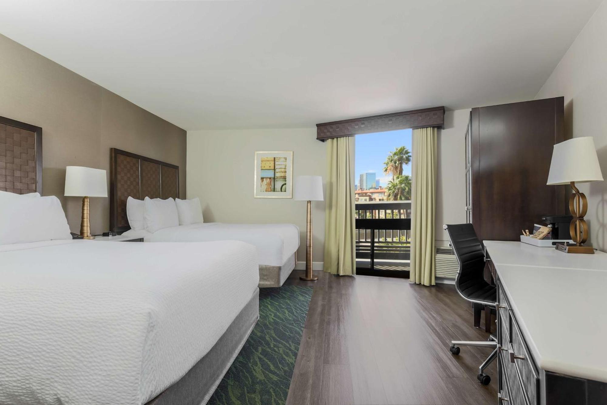 The Dextro, Bw Premier Collection 3* San Diego