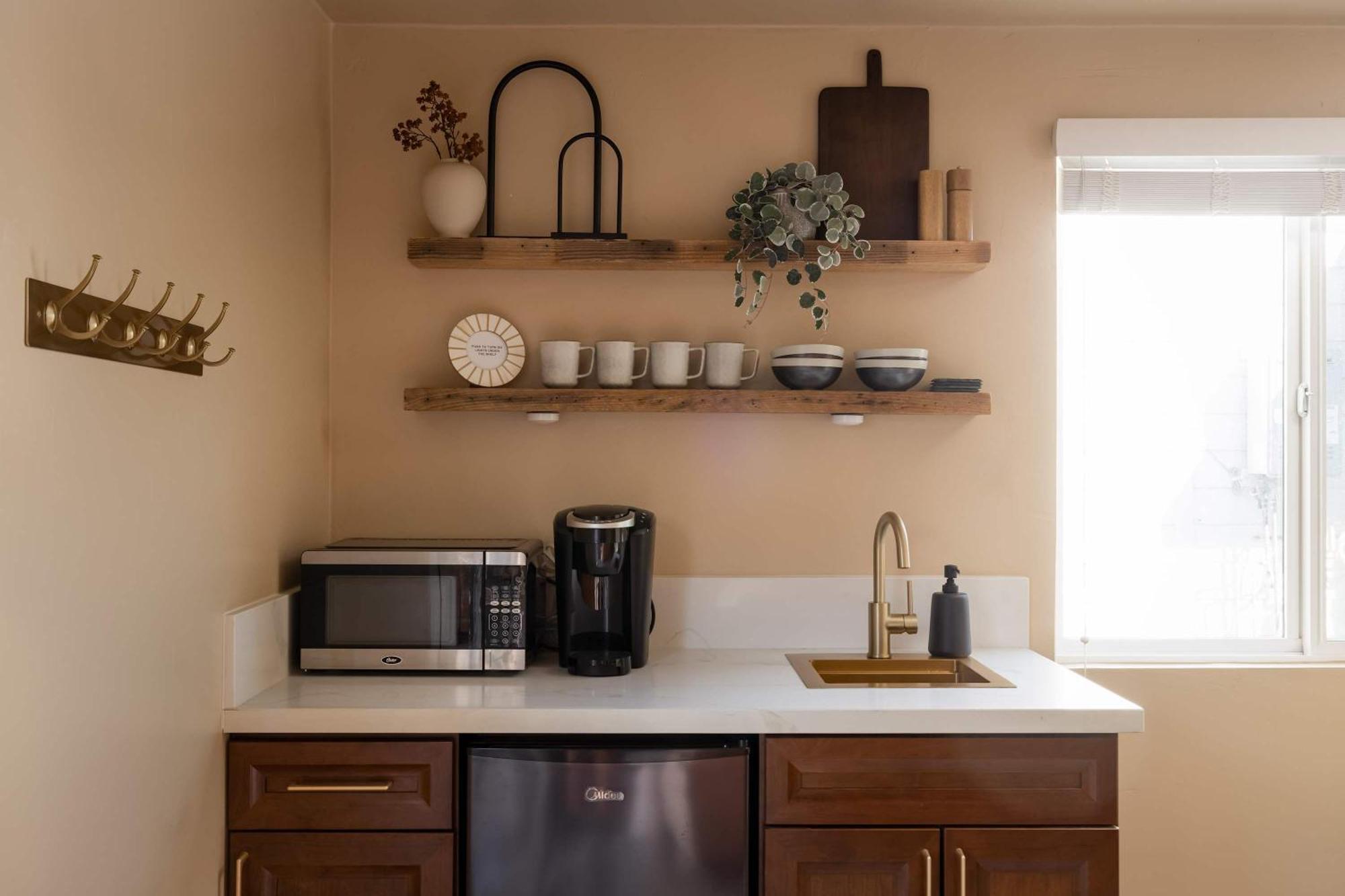 Apartment Cozy Private With Patio Ac Laundry *