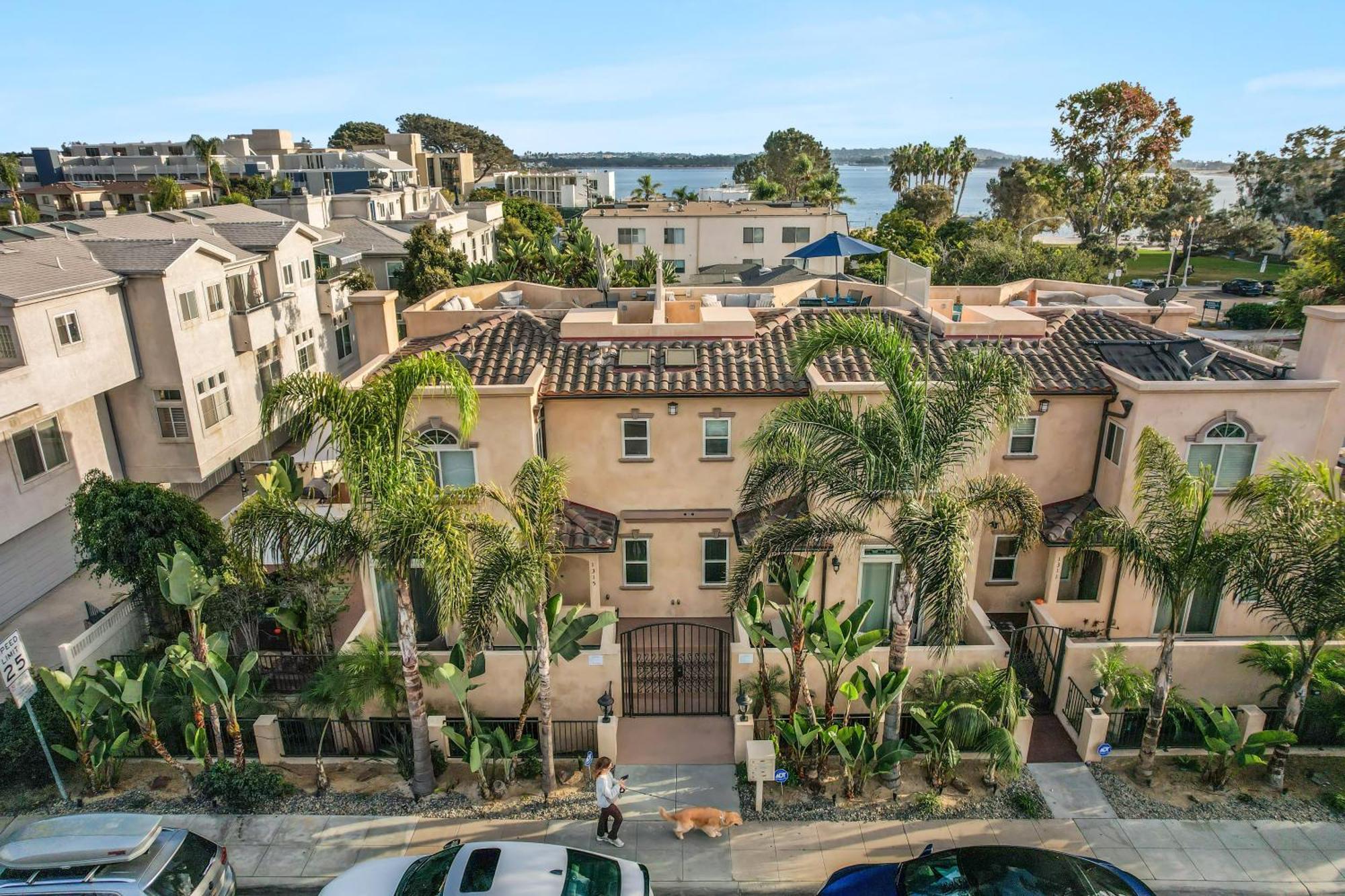 Dreamin Luxury Water View Ac Garage Fast Wifi Rooftop Patio 5175 Holiday home