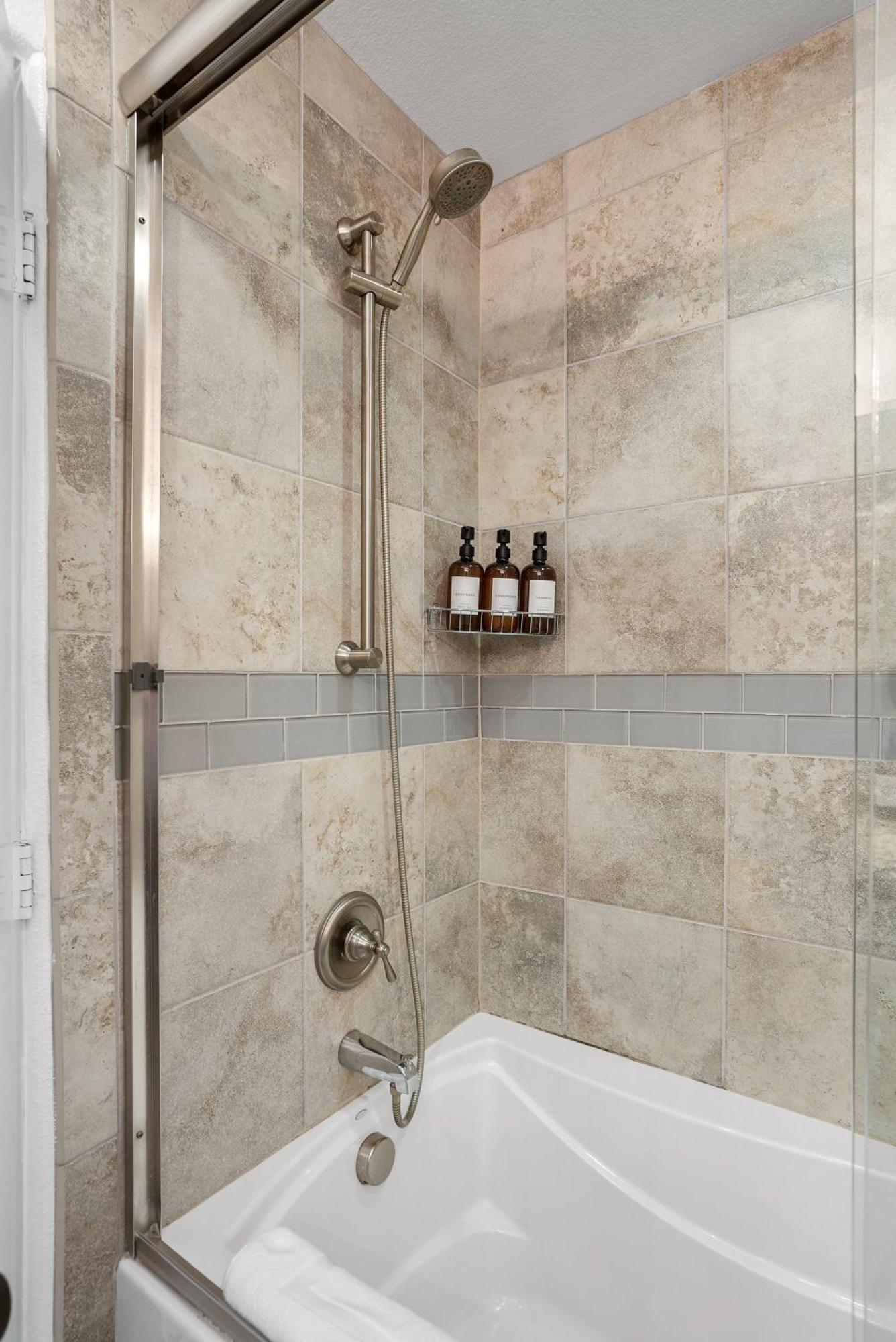Holiday home Dreamin Luxury Water View Ac Garage Fast Wifi Rooftop Patio 5175