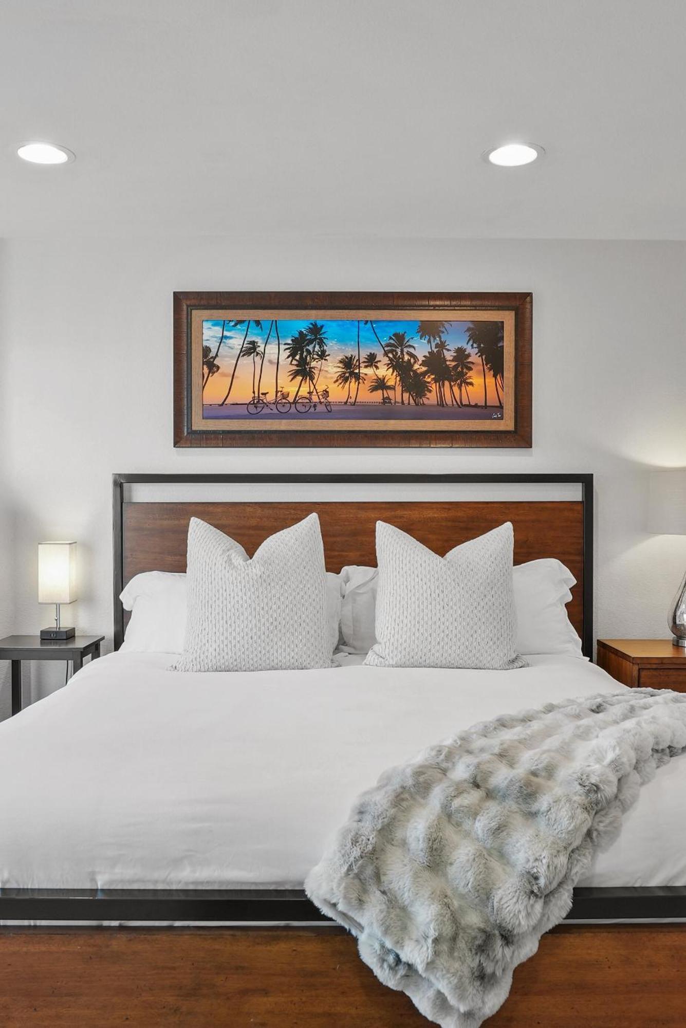 Holiday home Dreamin Luxury Water View Ac Garage Fast Wifi Rooftop Patio 5175