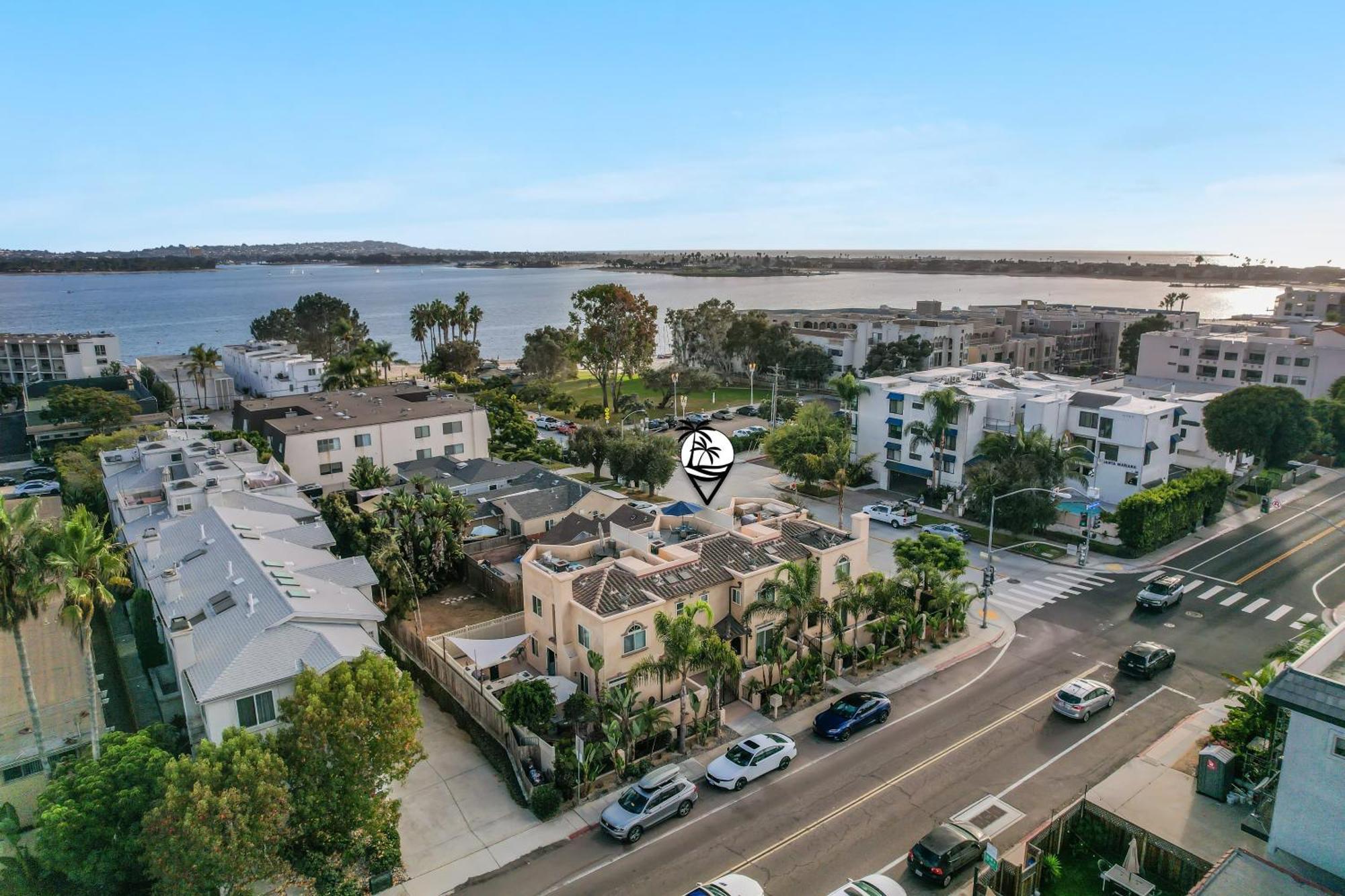 Dreamin Luxury Water View Ac Garage Fast Wifi Rooftop Patio 5175 Holiday home *