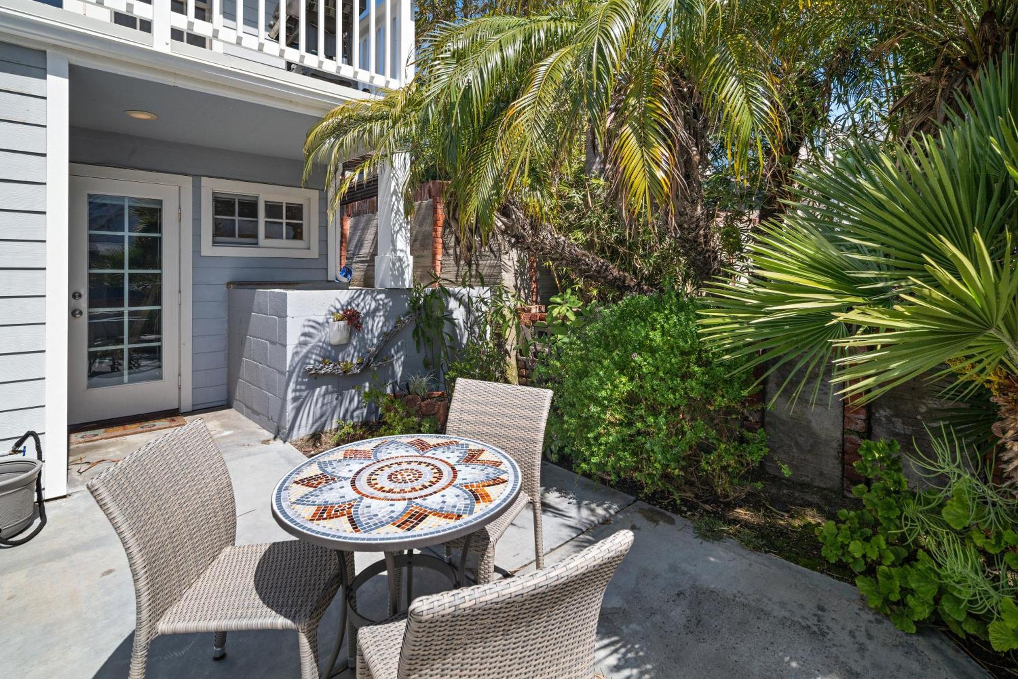B832 - Balboa Retreat