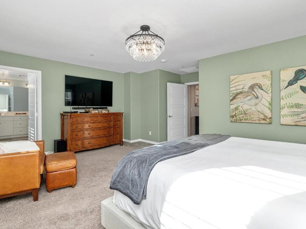 Need Is 4 Beds And A Luxury Yard San Diego
