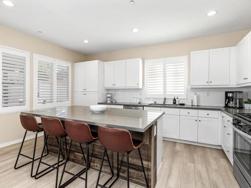 Need Is 4 Beds And A Luxury Yard * San Diego
