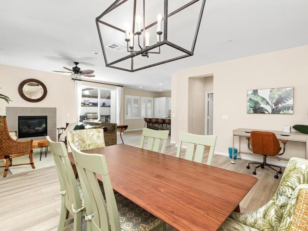 Need Is 4 Beds And A Luxury Yard Holiday home San Diego