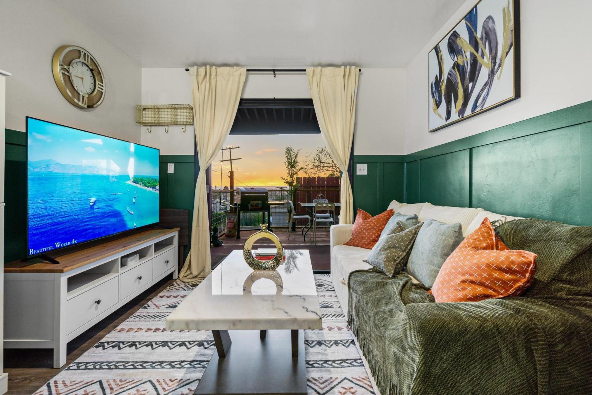 Сasa de vacaciones Entire Private 1-bedroom With Hot Spa, 1 Gbps Wi-fi, Parking, View