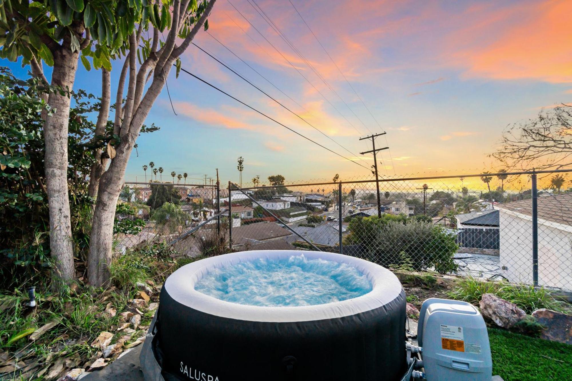 Entire Private 1-bedroom With Hot Spa, 1 Gbps Wi-fi, Parking, View San Diego