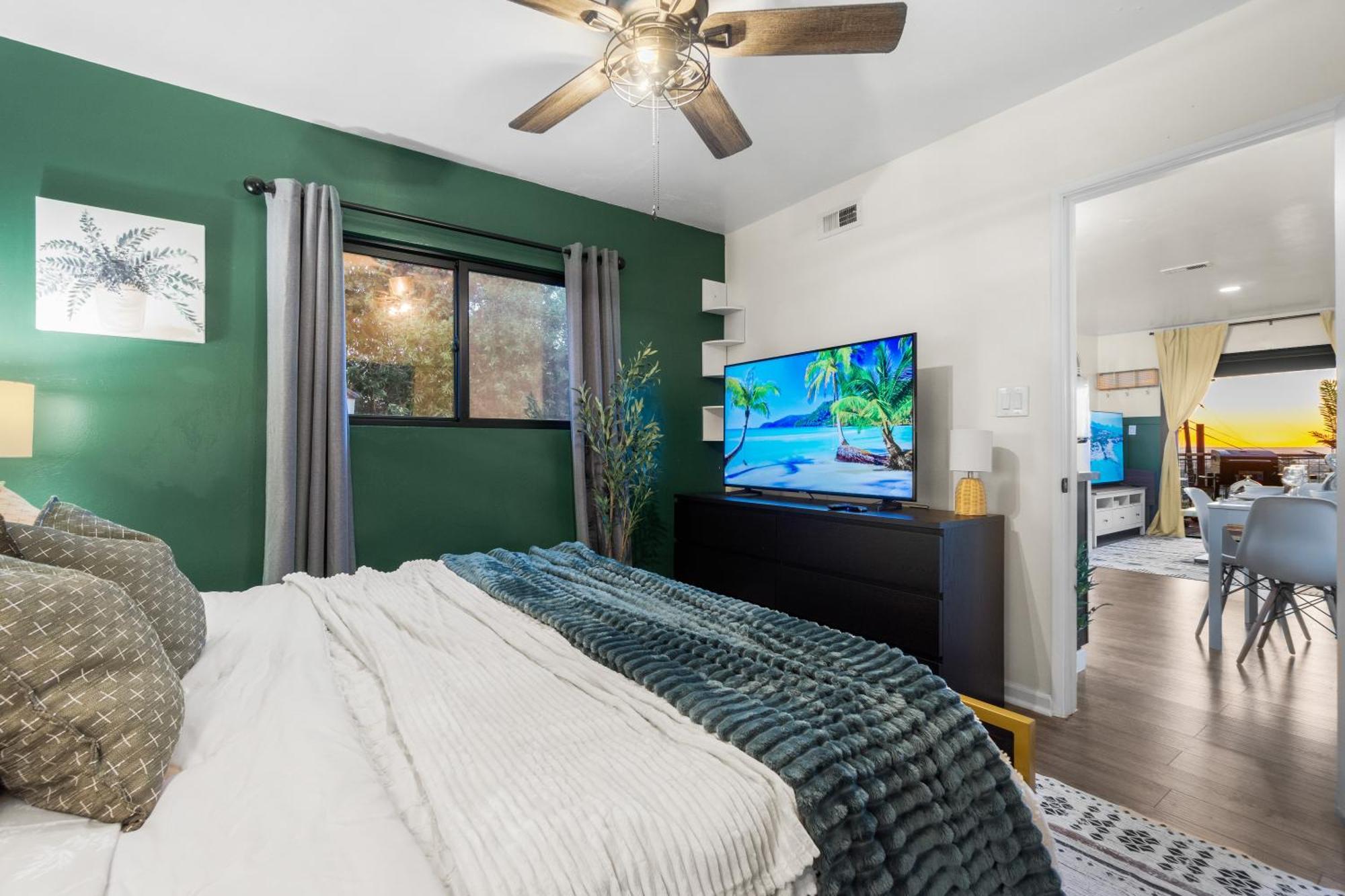 Entire Private 1-bedroom With Hot Spa, 1 Gbps Wi-fi, Parking, View * San Diego