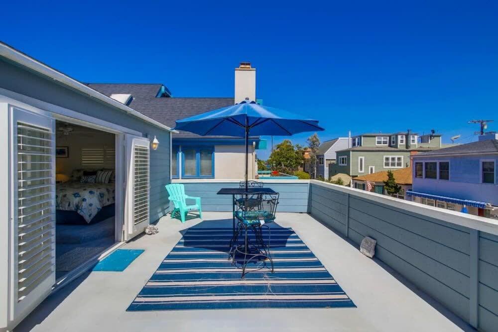 Luxury Summer House Feet From Bay & Ocean Patios Holiday home *