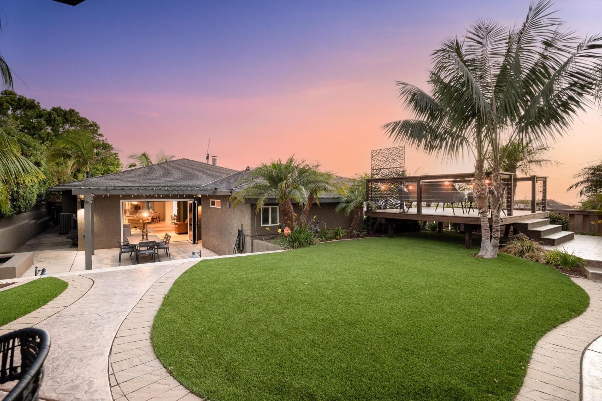 Ocean Views W Stunning Sunsets By The Firepit Holiday home *