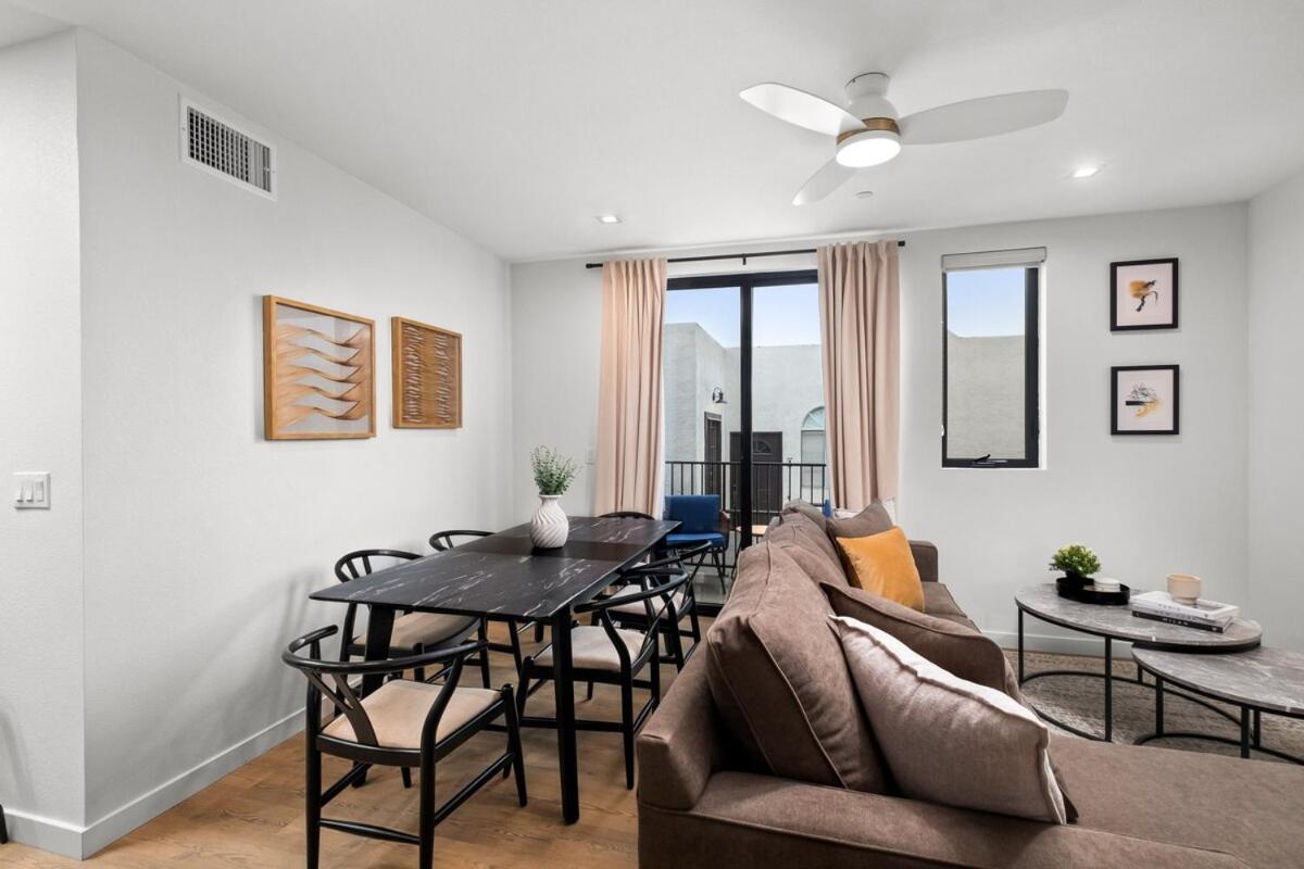 Apartment King Bed Evcharger Sleeps 8 Balcony Laundry San Diego