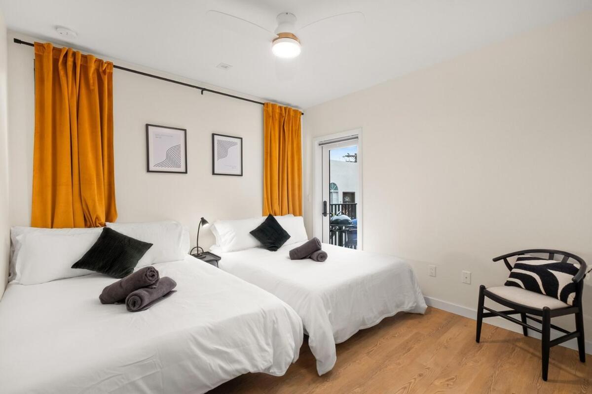 King Bed Evcharger Sleeps 8 Balcony Laundry Apartment San Diego