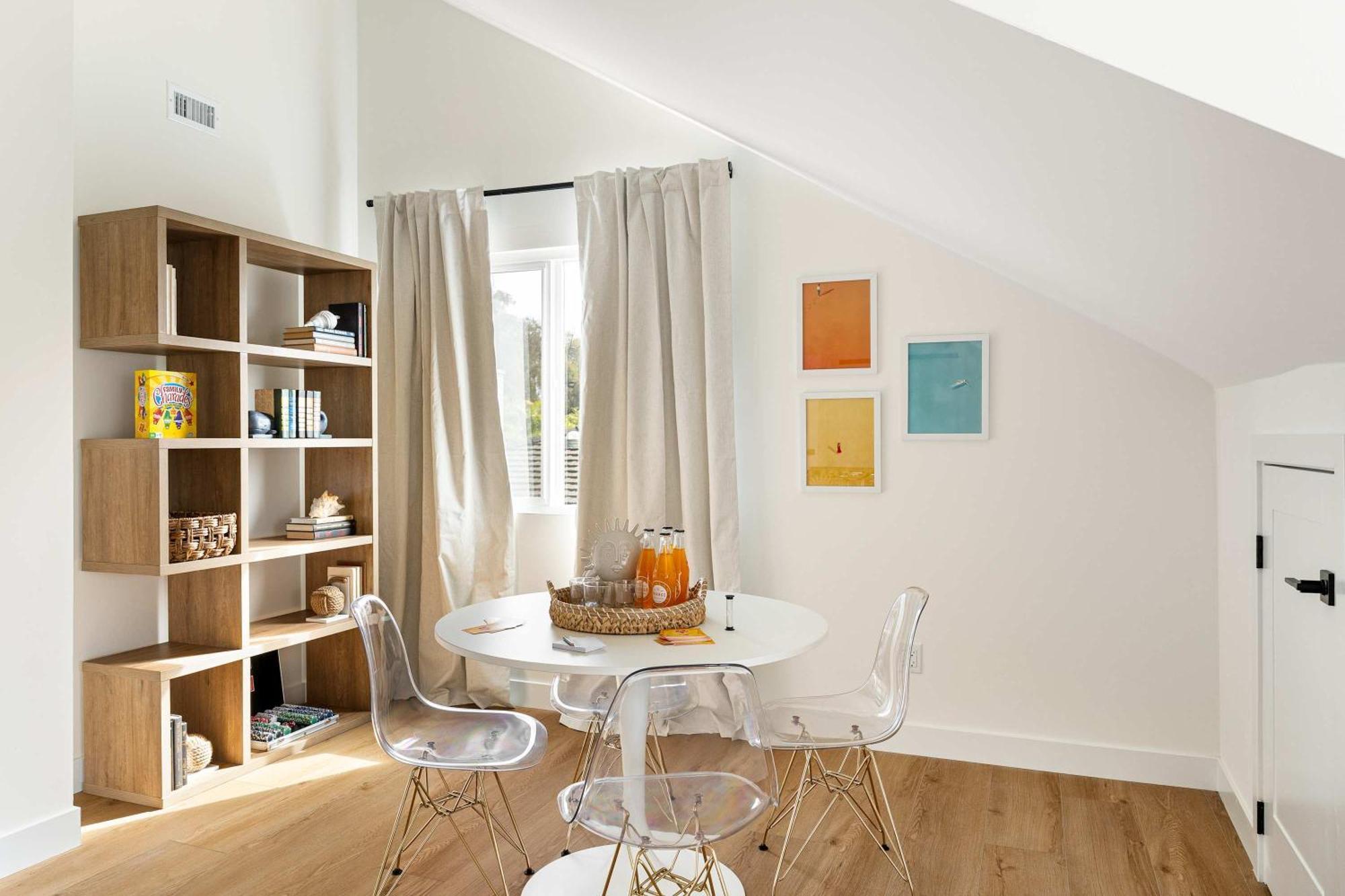 Luxury 5-bedroom Family In La Jolla Minutes To The Ocean Sleeps 14 Holiday home San Diego