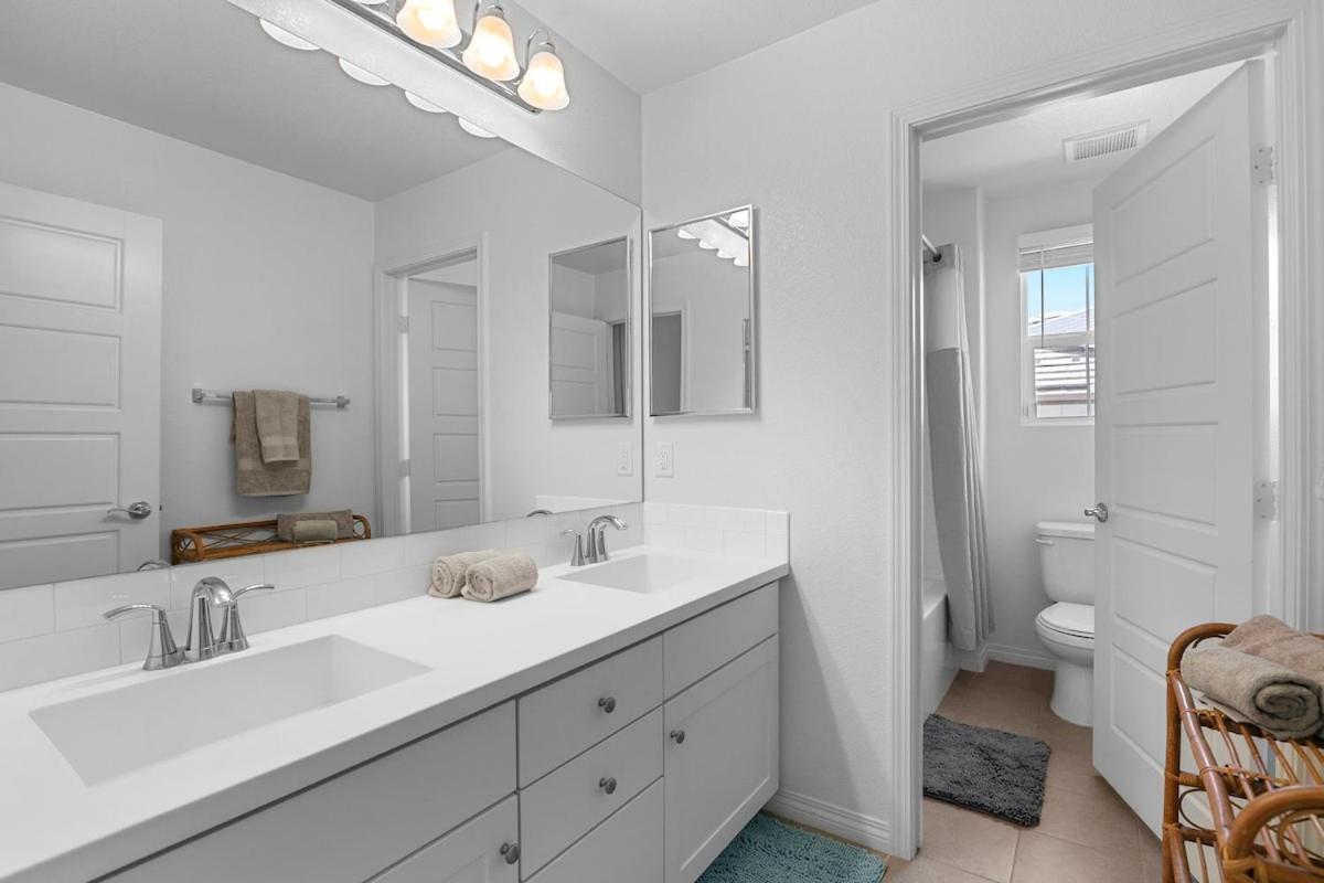 4br 4bath Is Need Holiday home San Diego