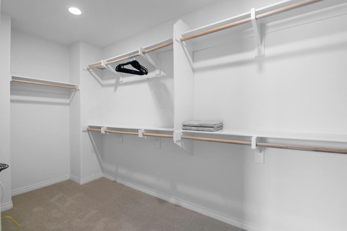 4br 4bath Is Need San Diego