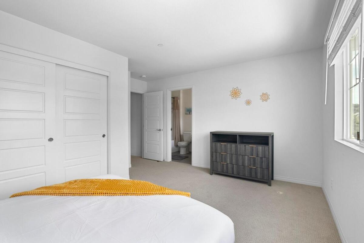 Holiday home 4br 4bath Is Need San Diego