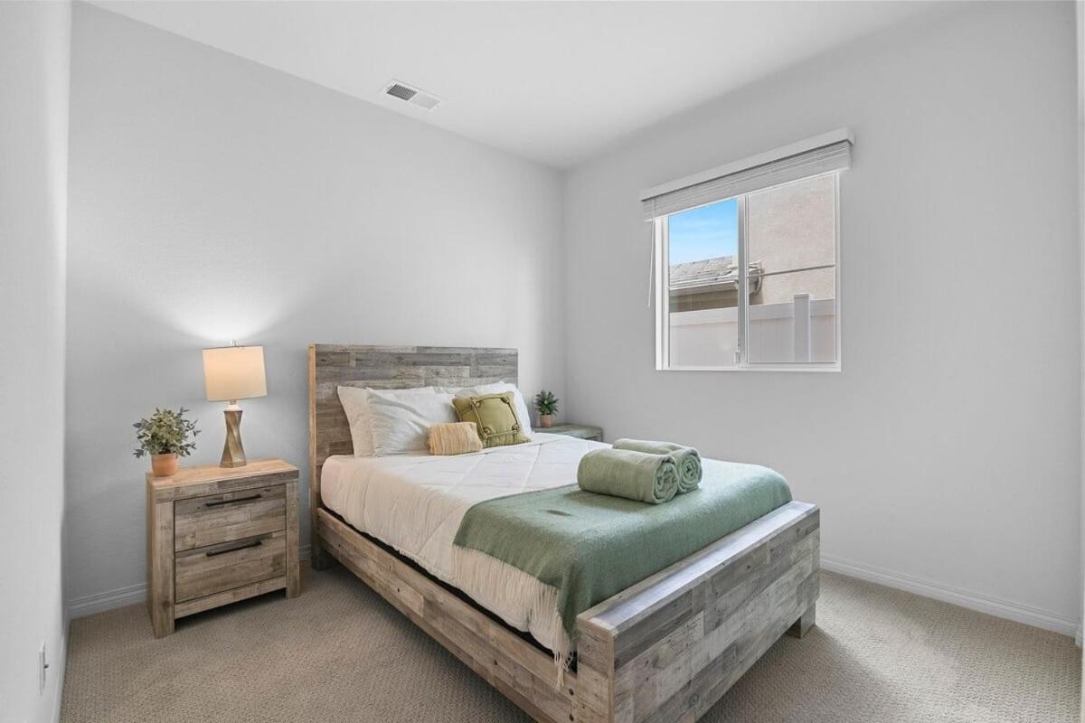 4br 4bath Is Need San Diego