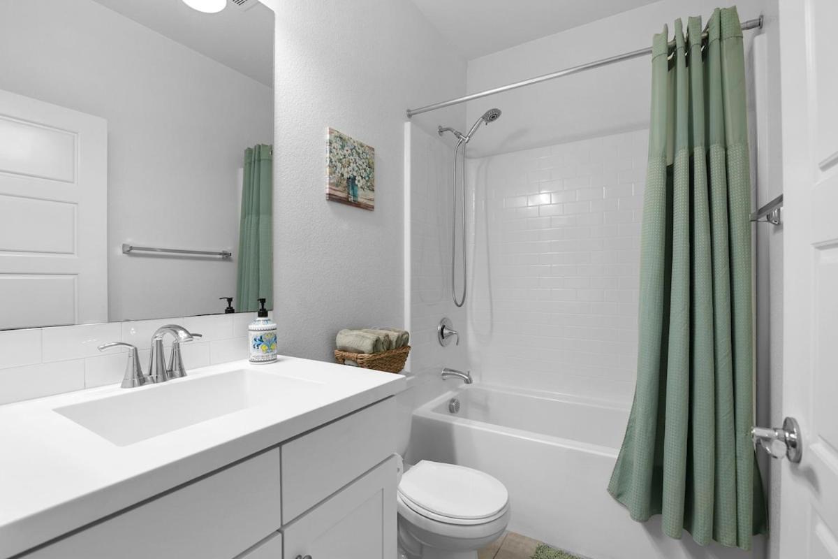 4br 4bath Is Need San Diego