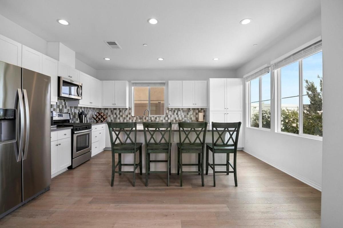 4br 4bath Is Need * San Diego
