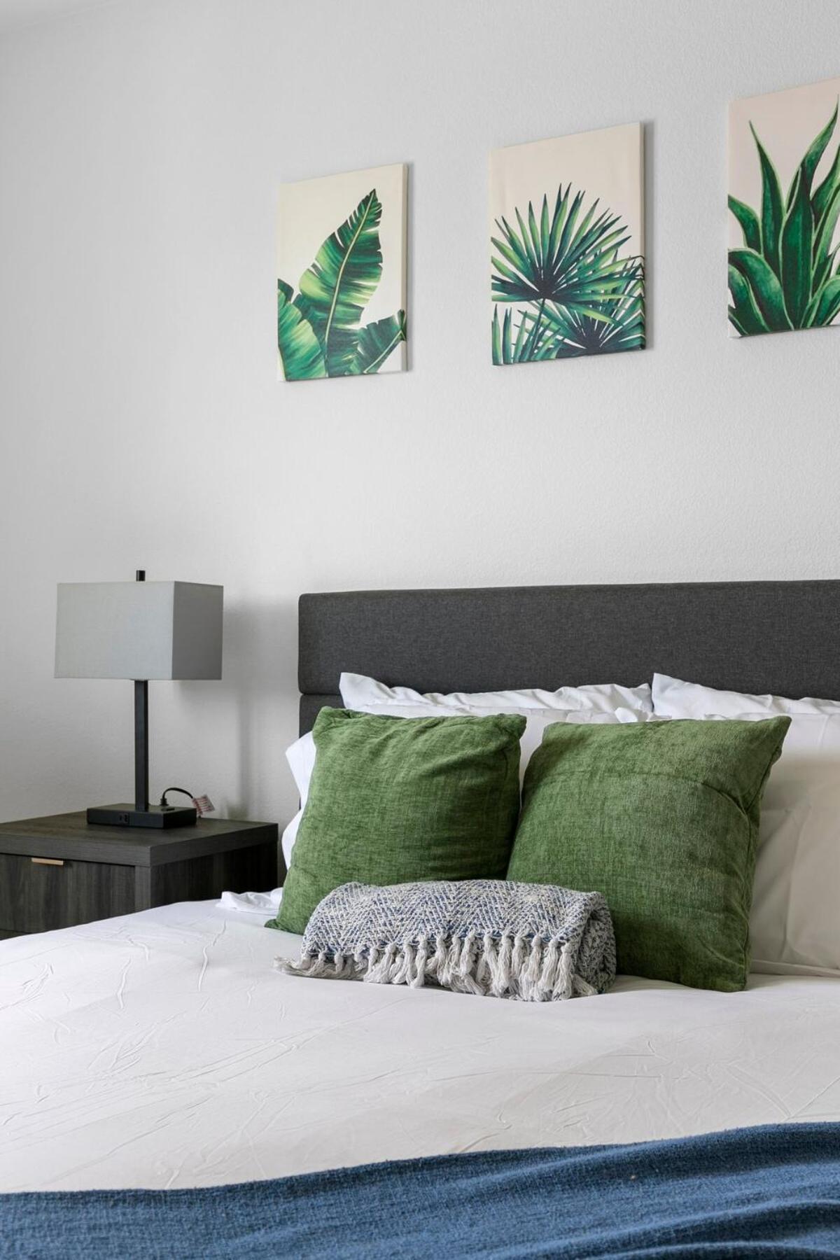 4br 4bath Is Need * San Diego