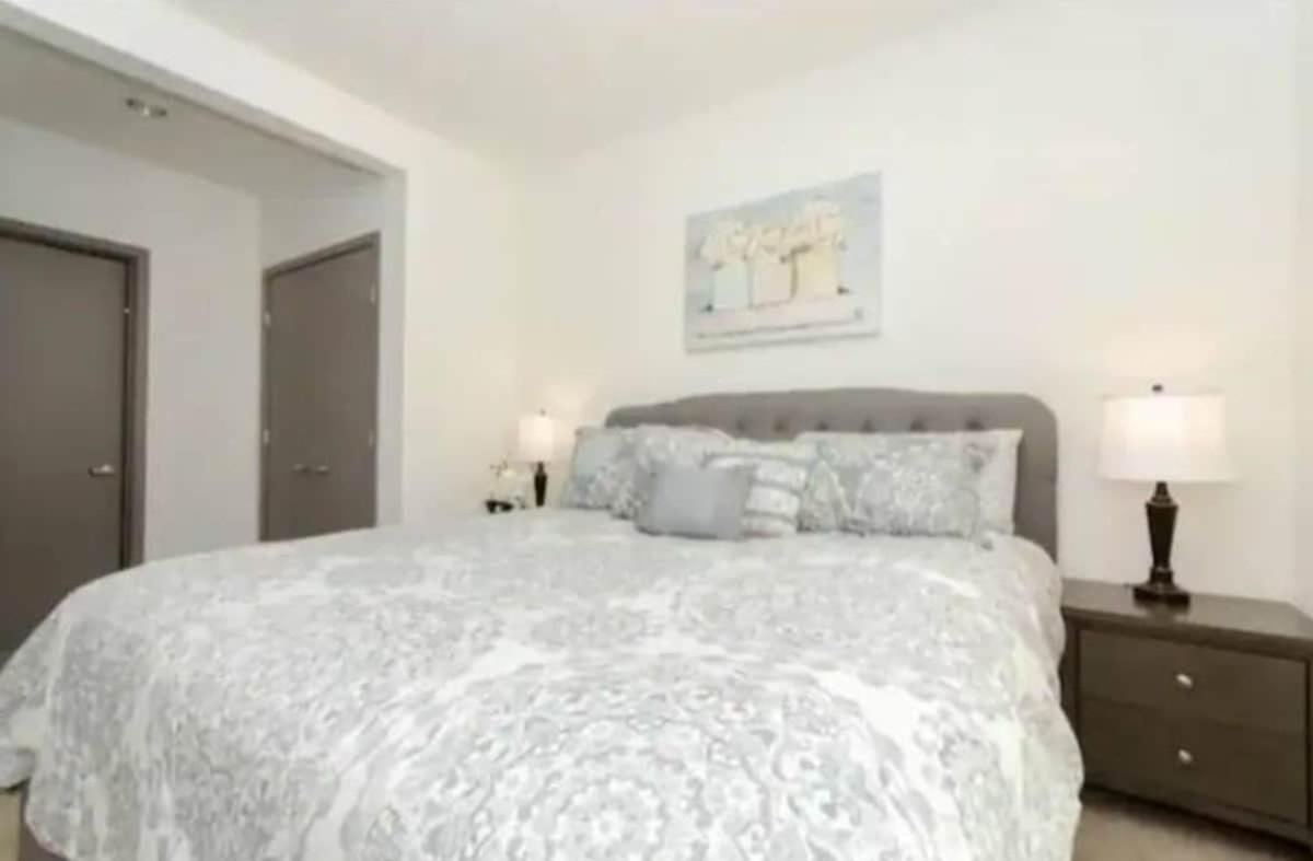 Chic 2 Bedroom Near Petco Park Convention Center San Diego