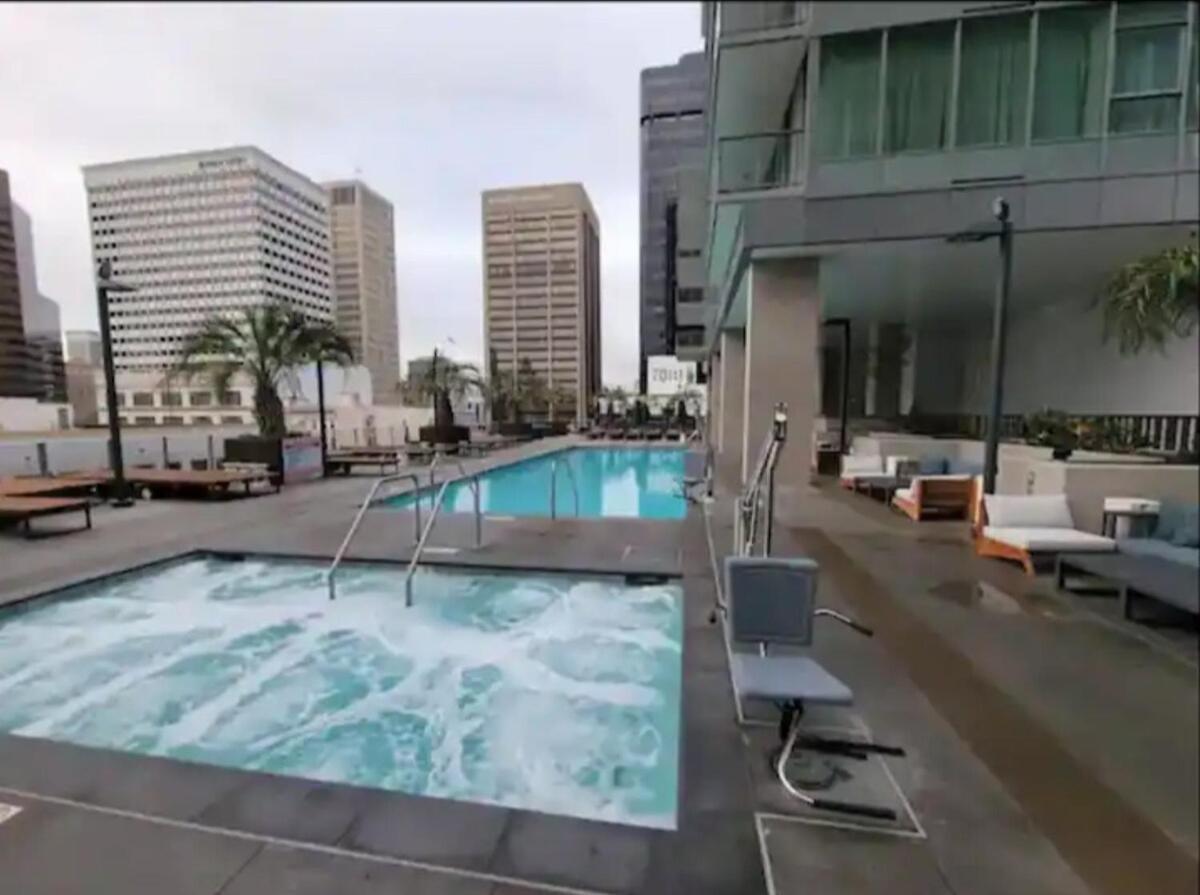 Apartment Chic 2 Bedroom Near Petco Park Convention Center